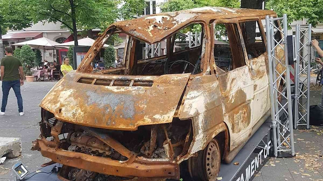 Bucha’da vurulan araç Berlin’de sergileniyor