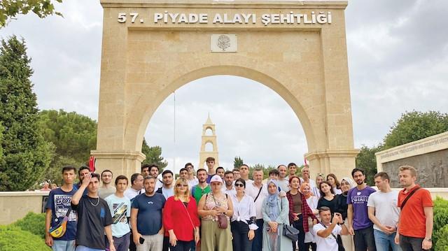 Gençler 57. Alay Şehitliğini de ziyaret ettiler