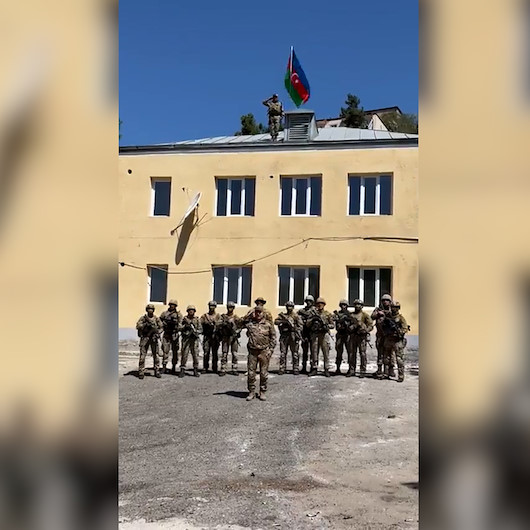 Azerbaycan Laçın'ı kontrol altına aldı: Kentte tekrar Azerbaycan bayrağı dalgalanmaya başladı