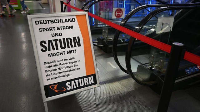 ​Almanya'da enerji tasarrufu için AVM'lerdeki yürüyen merdivenler durduruldu.