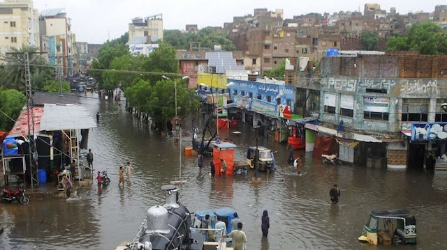 Pakistan’daki sel felaketinde can kaybı bin 61’e yükseldi