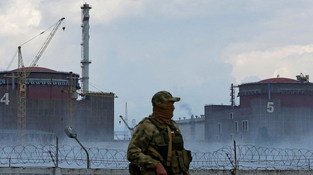 Ukrayna ordusu Rusya’nın Zaporijya nükleer santralinin yanındaki Energodar bölgesini vurduğunu duyurdu