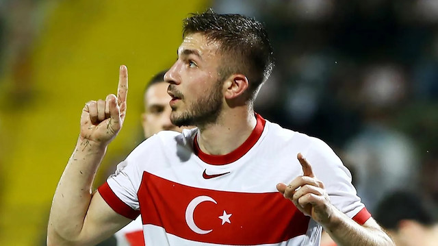 Halil Dervişoğlu, A Milli Takım formasıyla 13 maça çıktı ve 6 gol attı.