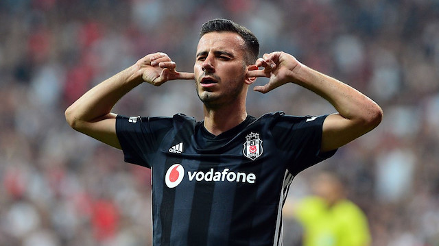 Oğuzhan Özyakup, Beşiktaş'ta 3 Süper Lig şampiyonluğu yaşadı. 