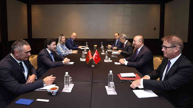 Bakan Çavuşoğlu Karadağ Başbakanı Abazovic ile bir araya geldi