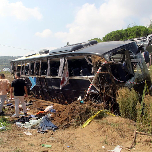 Çanakkale'de tur otobüsü devrildi: Bir ölü 54 yaralı