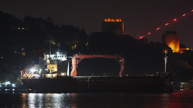 İstanbul Boğazı'nda gemi trafiği askıya alındı