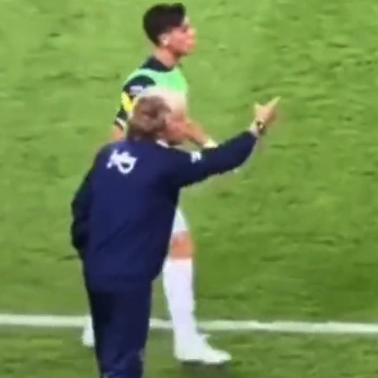 Jorge Jesus çılgına döndü: Yıldız futbolcuyu böyle fırçaladı