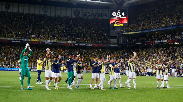 Fenerbahçeli oyuncuların Kiev maçı sonrasında yaşadığı sevinç