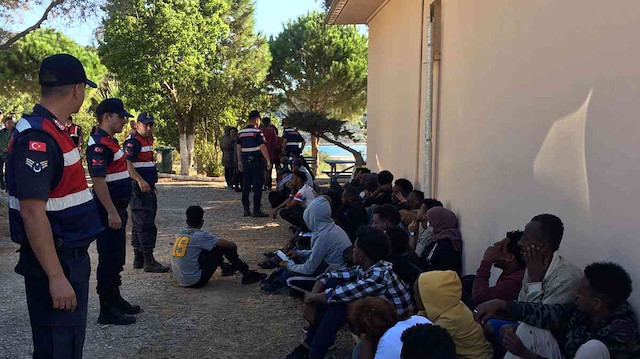 22 düzensiz göçmen kurtarıldı: 2 organizatör yakalandı