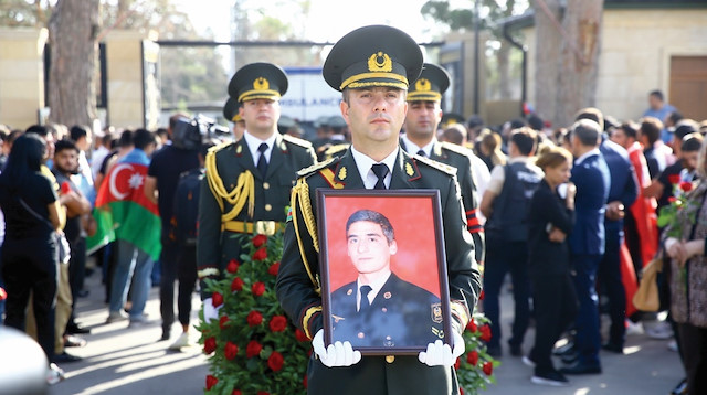 Çatışmada şehit düşen Astsubay Sebuhi Ahmedov da Bakü’deki şehitlikte defnedildi