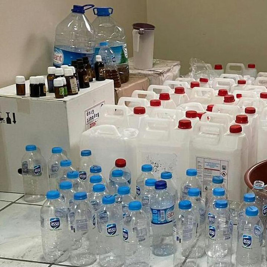 İzmir'de 12,5 ton kaçak akaryakıt ile dört ton etil alkol ele geçirildi