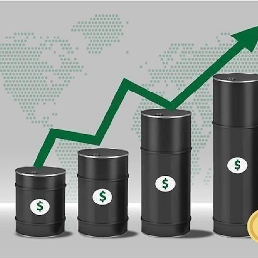 أسعار النفط تتجه أفقيا بسبب ارتفاع الدولار وترقب تقرير أمريكي