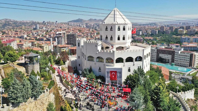 Türk El Sanatları Atölyesi’nin açılışı Keçiören Belediye Başkanı Turgut Altınok’un katılımıyla yapıldı.