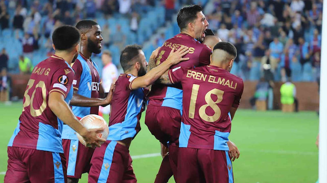 Trabzonsporlu futbolcuların sevinci.