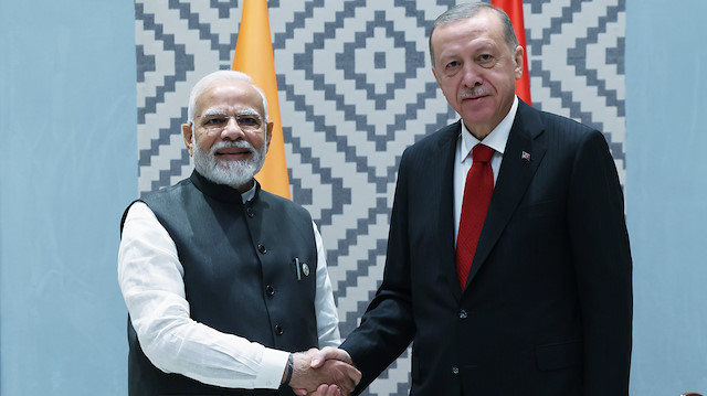 Cumhurbaşkanı Recep Tayyip Erdoğan, Hindistan Başbakanı Narendra Modi.