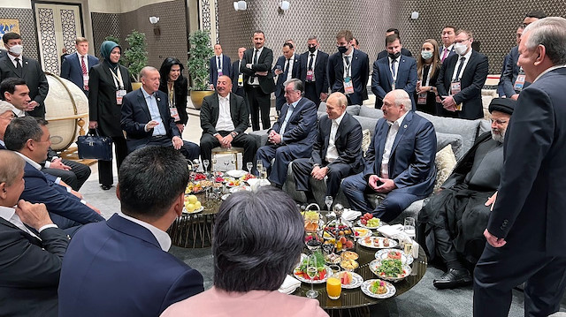 Cumhurbaşkanı Erdoğan ŞİÖ Zirvesi'ne katılan liderlerle bir araya geldi.