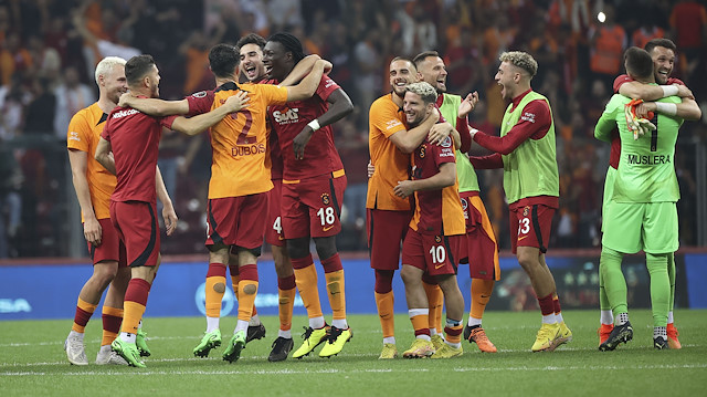 Galatasaraylı futbolcuların Konyaspor maçındaki sevinci. 