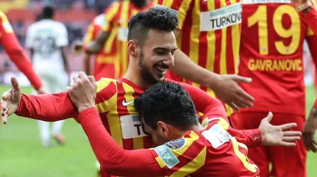 Onur Bulut, bu sezon Kayserispor formasıyla çıktığı 7 maçta 1 gol atıp 1 de asist kaydetti. 