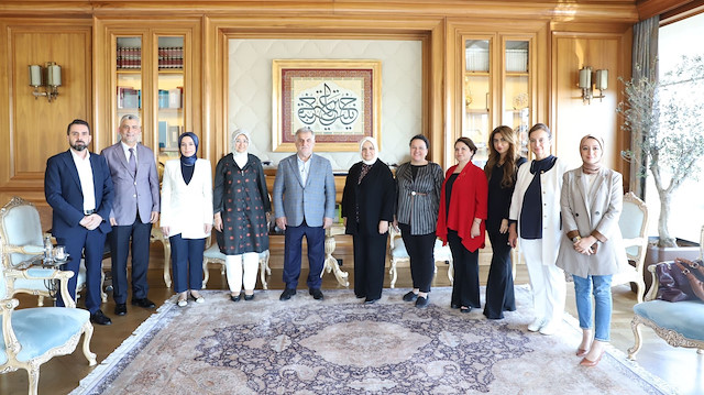 AK Parti Genel Merkez Kadın Kolları Başkanı ve ​Düzce Milletvekili Ayşe Keşir, İstanbul teşkilat üyeleri Albayrak Grubu'nu ziyaret etti.