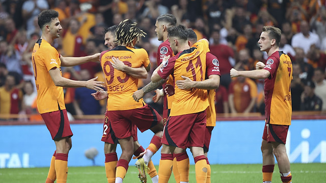 Galatasaraylı futbolcuların Konyaspor maçındaki gol sevinci.