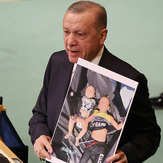 Cumhurbaşkanı Erdoğan Yunanistan'ın ölüme ittiği bebeklerin fotoğrafıyla dünyaya seslendi: Acımasızlıklara 'Dur' demenin vakti çoktan geldi