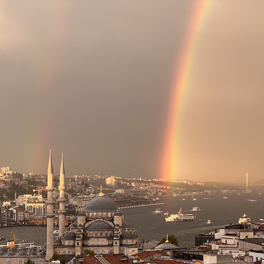 İstanbulda çift gökkuşağı kartpostallık görüntü oluşturdu