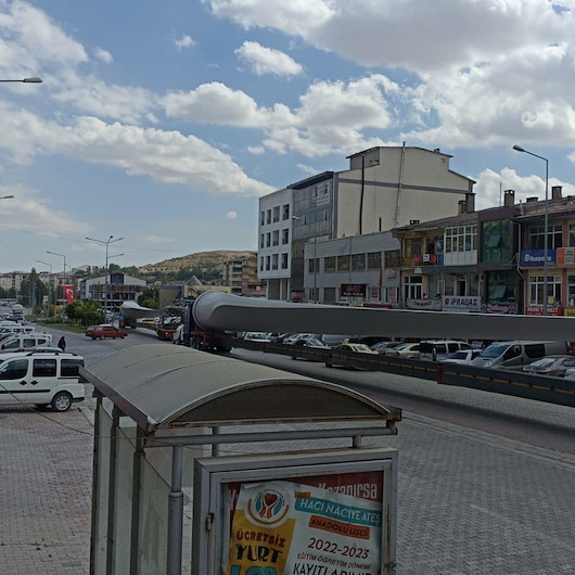 İlçenin içinden geçtiler: Gören bir daha baktı