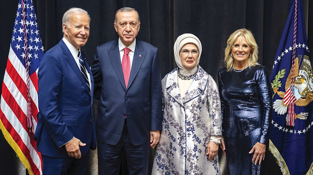 Cumhurbaşkanı Erdoğan ve eşi Emine Erdoğan, ABD  Başkanı Joe Biden'ın BM 77. Genel Kurulu'na katılan  liderler ve eşleri onuruna verdiği yemeğe katıldı.