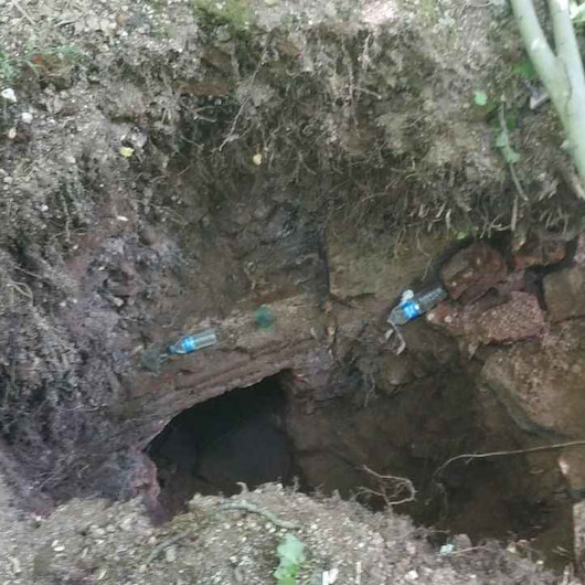 Kırklareli'nin Vize ilçesinde dört kişi define ararken yakalandı