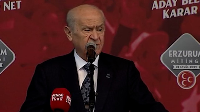 Devlet Bahçeli'den 'Demirtaş pankartı' önünde fotoğraf çektiren Kılıçdaroğlu'na: Bu yetkiyi kimden alıyorsun?