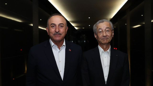 Çavuşoğlu ve Türkiye-Japonya İş Konseyi Eşbaşkanı Mitsuoka.
