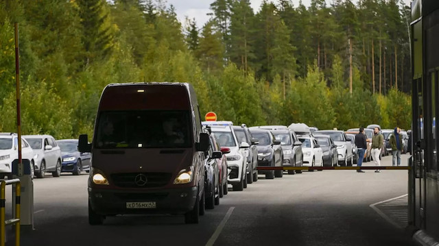 Rusya halkı Finlandiya sınırında
