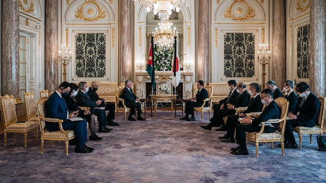 ملك الأردن يبحث مع رئيس وزراء اليابان التطورات الإقليمية والدولية