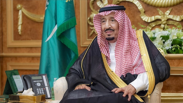 العاهل السعودي يترأس أول جلسة للحكومة بعد تعيين ولي العهد رئيسًا لها
