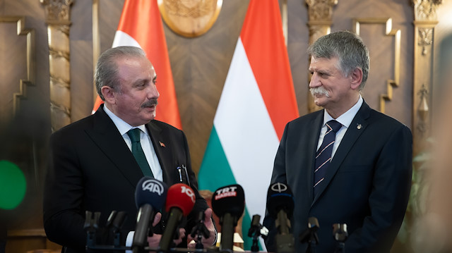 رئيس البرلمان التركي يبحث العلاقات الثنائية مع نظيره المجري