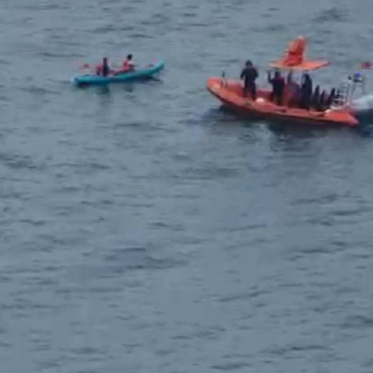 Şilede denizde mahsur kalan kanocuları sahil güvenlik ekipleri kurtardı
