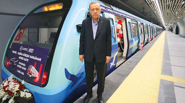 7,4 kilometre 
ve 4 istasyondan 
oluşan metro hattı 
Sabiha Gökçen 
Havalimanı’nı Pendik ve 
Kadıköy’e bağlıyor.