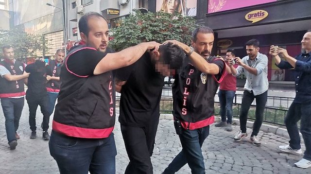 İzmir'de Kur'a-ı Kerim'i yırtıp yakanlar tutuklandı mı?