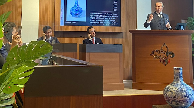 İki bin Euro paha biçilen vazo 7,7 milyon Euro'ya satıldı