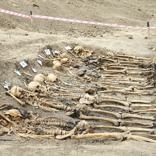 Vahşetin izleri hala duruyor: Azerbaycanda Birinci Karabağ Savaşından kalma toplu mezar bulundu
