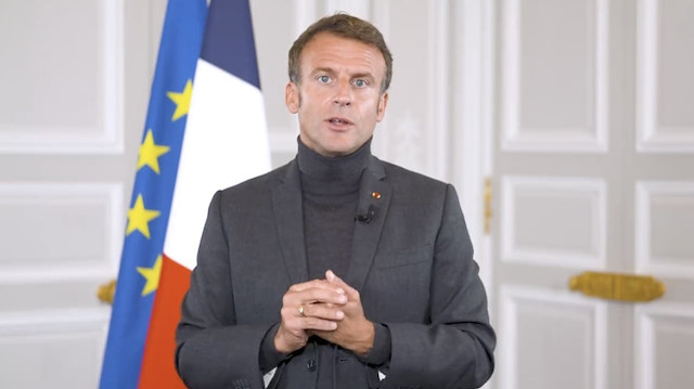 Fransa'da enerji krizi: Macron boğazlı kazak ile tasarruf mesajı verdi
