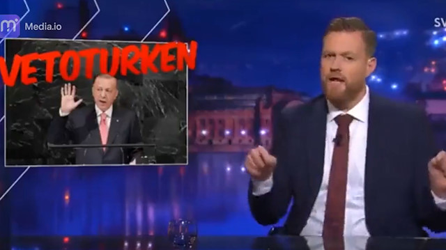 İsveç devlet televizyonunda rezalet: Cumhurbaşkanı Erdoğan'a hakaretler yağdırıp PKK'lı ismi 'sunucu' diye çıkardılar