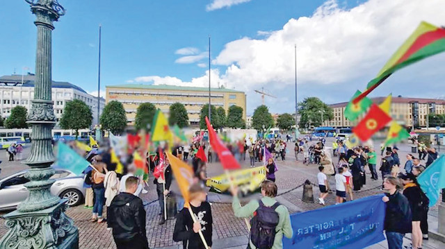 İsveç’teki PKK yandaşları
sık sık gösteri düzenliyor.