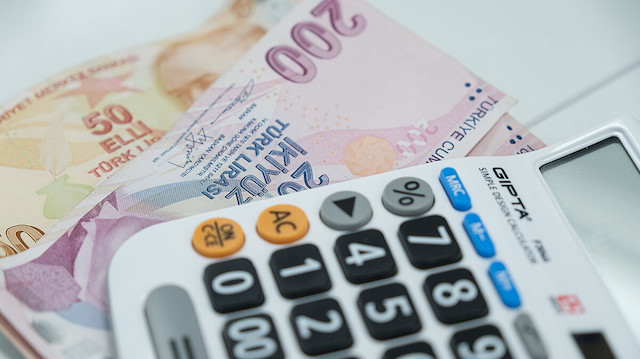 Hazine ve Maliye Bakanı Nureddin Nebati CNN Türk'te konuk olduğu yayında asgari ücretle ilgili merak edilen soruları yanıtladı.