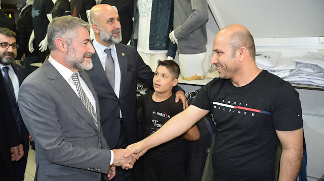 ​Hazine ve Maliye Bakanı Nureddin Nebati Batman'da esnafı ziyaret etti.