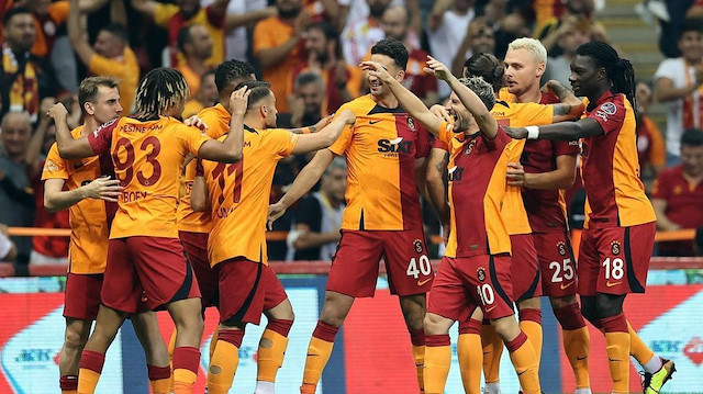 Galatasaraylı futbolcuların Konyaspor maçındaki gol sevinci.