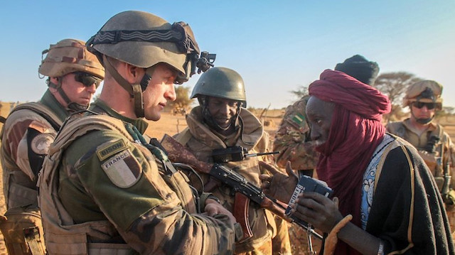 Le Monde: Fransa, Afrika'daki askeri varlığını yeniden konumlandırıyor
