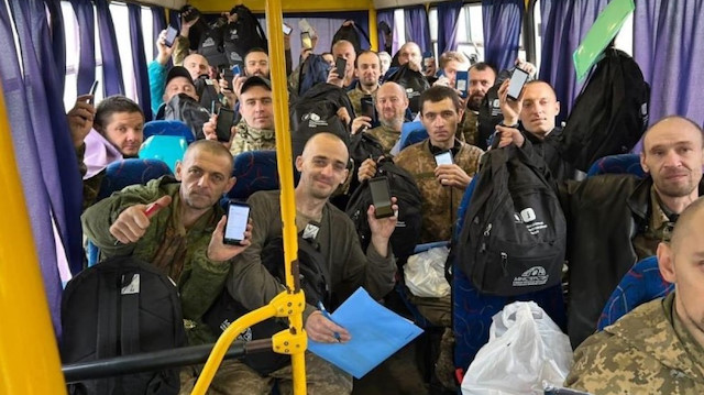 32 Ukraynalı asker ülkesine döndü.