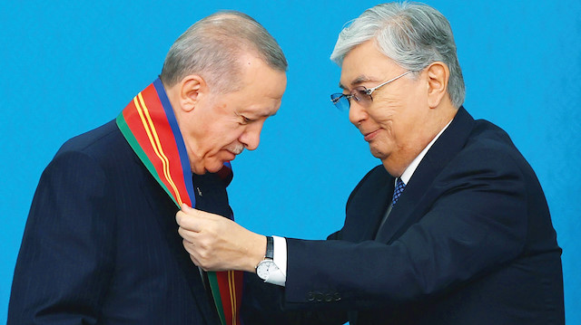 Tokayev, Erdoğan'a “Birinci Derece Dostluk Devlet Nişanı" verdi.